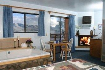 Big Bear Lakefront Lodge Room photo