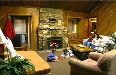 Big Bear Lakefront Lodge Room photo