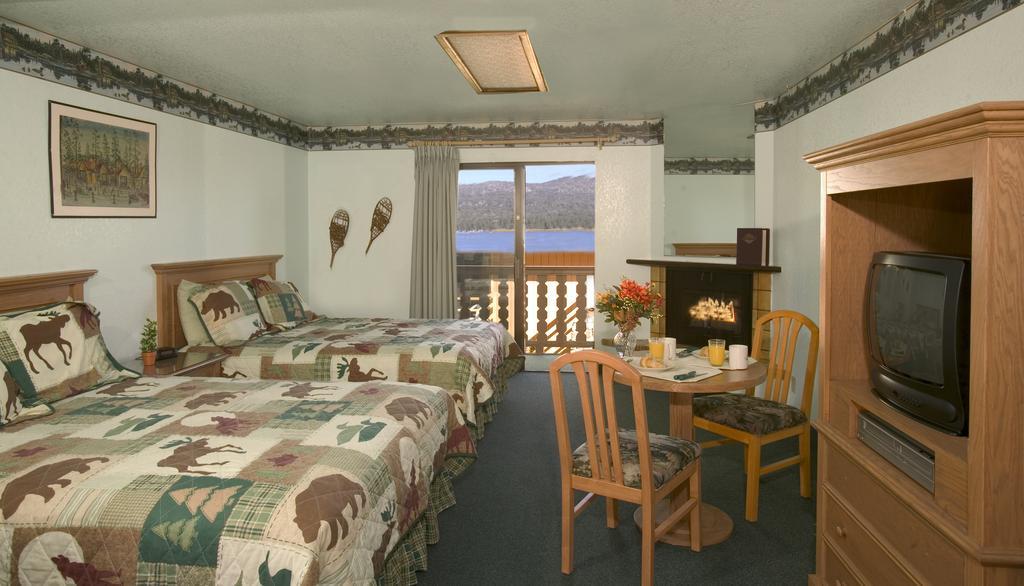 Big Bear Lakefront Lodge Room photo